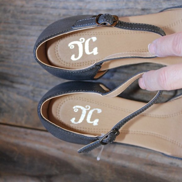 Journee Collection Bettie Tru Comfort ALMOND Toe Mid Heel Pumps Grey 9 NWOB - Picture 6 of 14